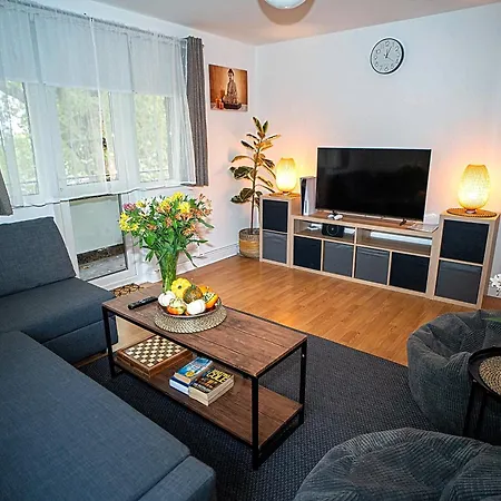 Centre 2-bed With Balcony, Cabot Circus Appartement