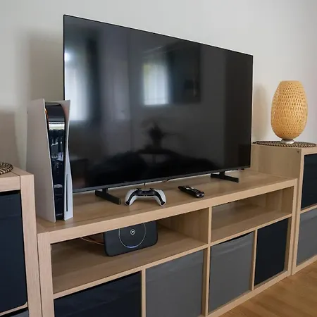 Centre 2-bed With Balcony, Cabot Circus