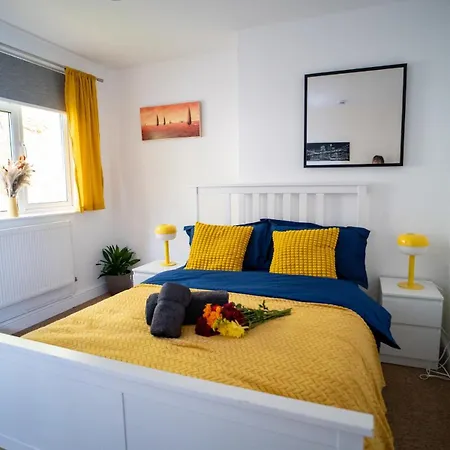 Appartement Centre 2-bed With Balcony, Cabot Circus *