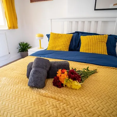 Appartement Centre 2-bed With Balcony, Cabot Circus