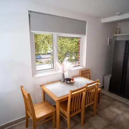 Centre 2-bed With Balcony, Cabot Circus Appartement *
