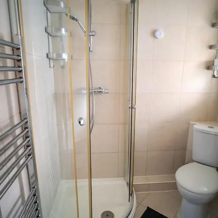 Centre 2-bed With Balcony, Cabot Circus Appartement