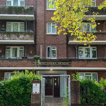 Centre 2-bed With Balcony, Cabot Circus * Bristol