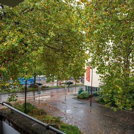 Centre 2-bed With Balcony, Cabot Circus Bristol