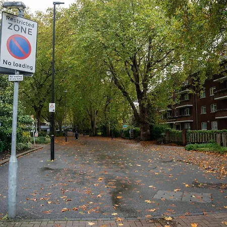 Centre 2-bed With Balcony, Cabot Circus Bristol